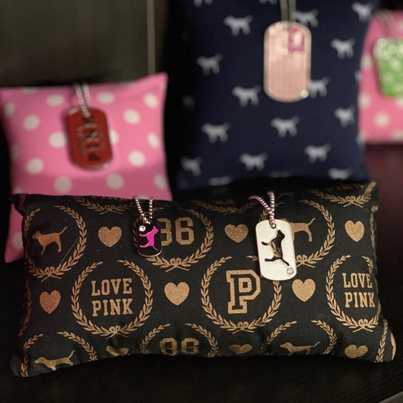 My small collection of VS Pink display dogs - Picture 9 of 13